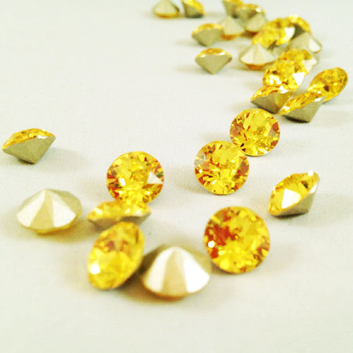 Swarovski Crystals 1088 - Lt topaz SS19 - 30pcs